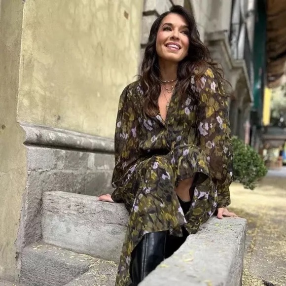 ZARA BLOGGERS’ FAVORITE PRINTED DRESS ZW COLLECTION - Picture 4 of 16